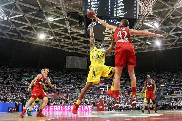 在激烈竞争 在激烈竞争