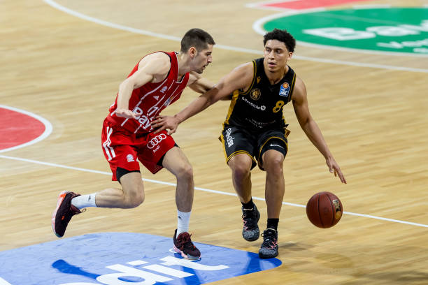 额创下瑞典 额创下瑞典